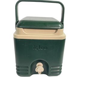 Vintage Green IGLOO 1 Gallon Drink Cooler w/ Green Handle and Spout RARE FIND